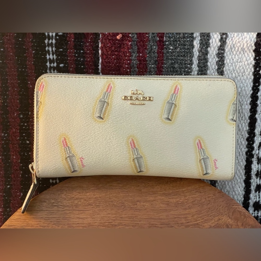 Coach Cream Wallet with Lipstick Print - Picture 1 of 8
